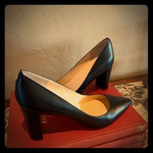 Ivanka Trump Luda Black Pumps - 10 Narrow